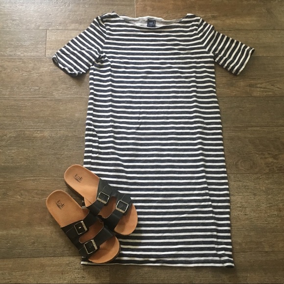 GAP Dresses & Skirts - GAP Maternity Boat Neck Navy Stripe Dress Size XS